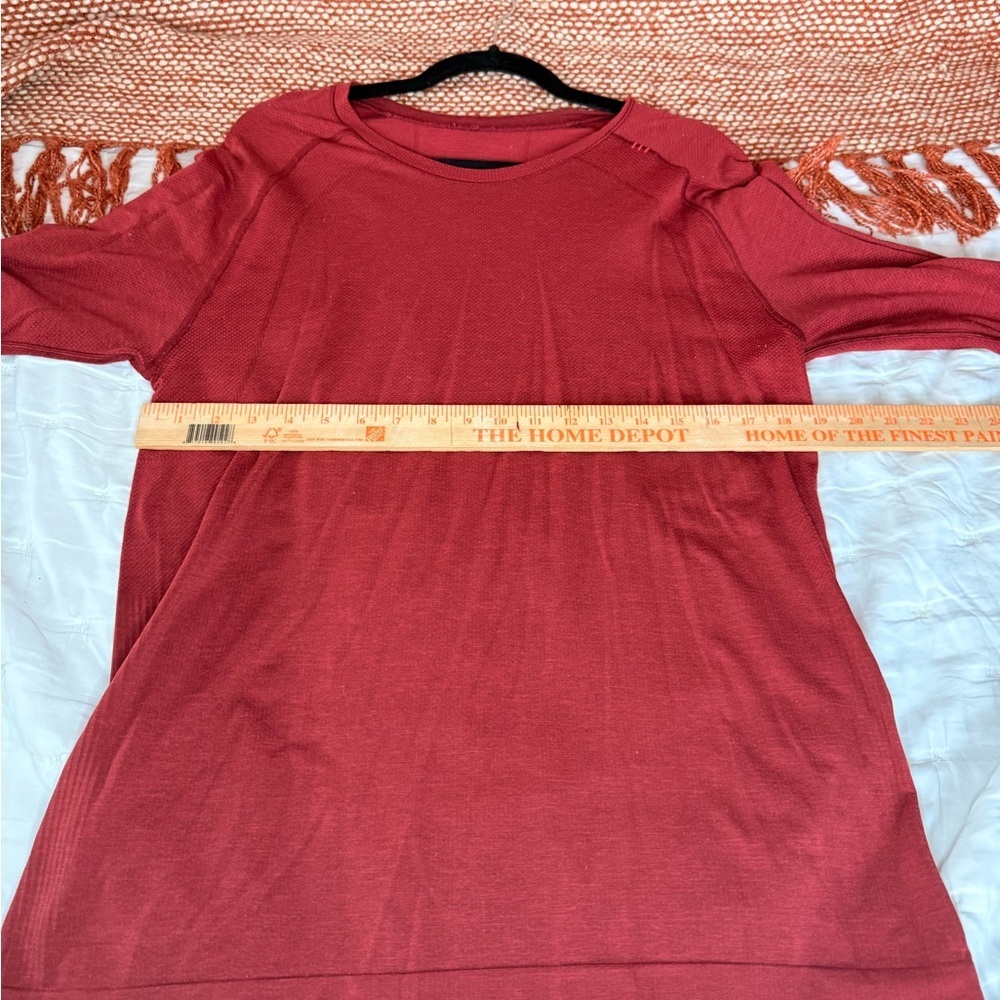 Lululemon Men’s Red Long Sleeve Top - Picture 4 of 6